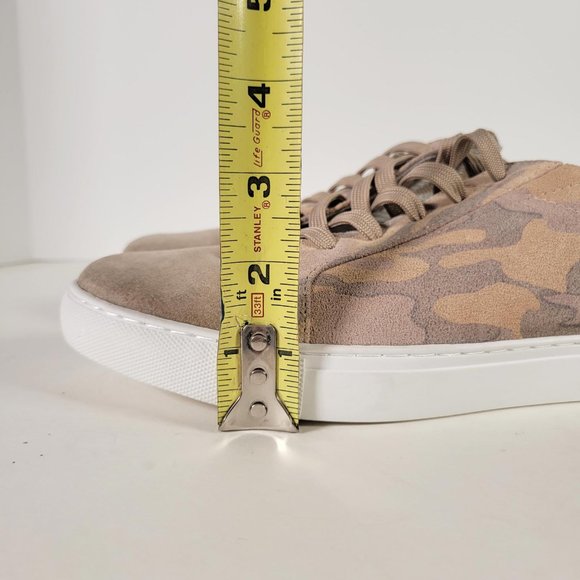 Kenneth Cole Taupe Camo Kam EO Suede Sneakers Women Size 7.5 NWOT - Picture 9 of 11